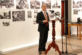 ОБ ОТКРЫТИИ ФОТОВЫСТАВКИ «К 70-ЛЕТИЮ ПОБЕДЫ» В НАЦИОНАЛЬНОМ КУЛЬТУРНОМ ЦЕНТРЕ СЕЙШЕЛ